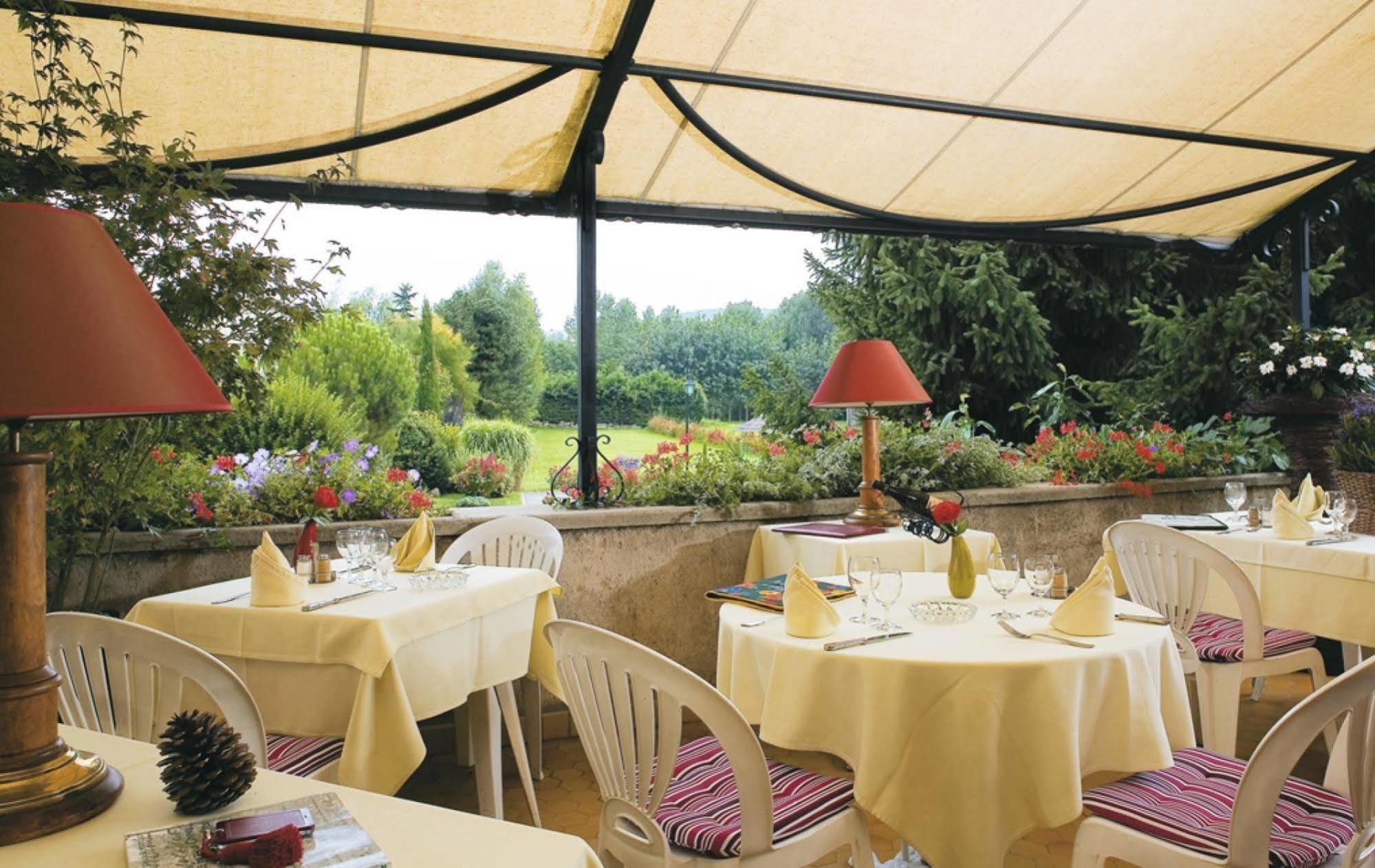 Logis Hotel-restaurant Le Relais Hotel 3*