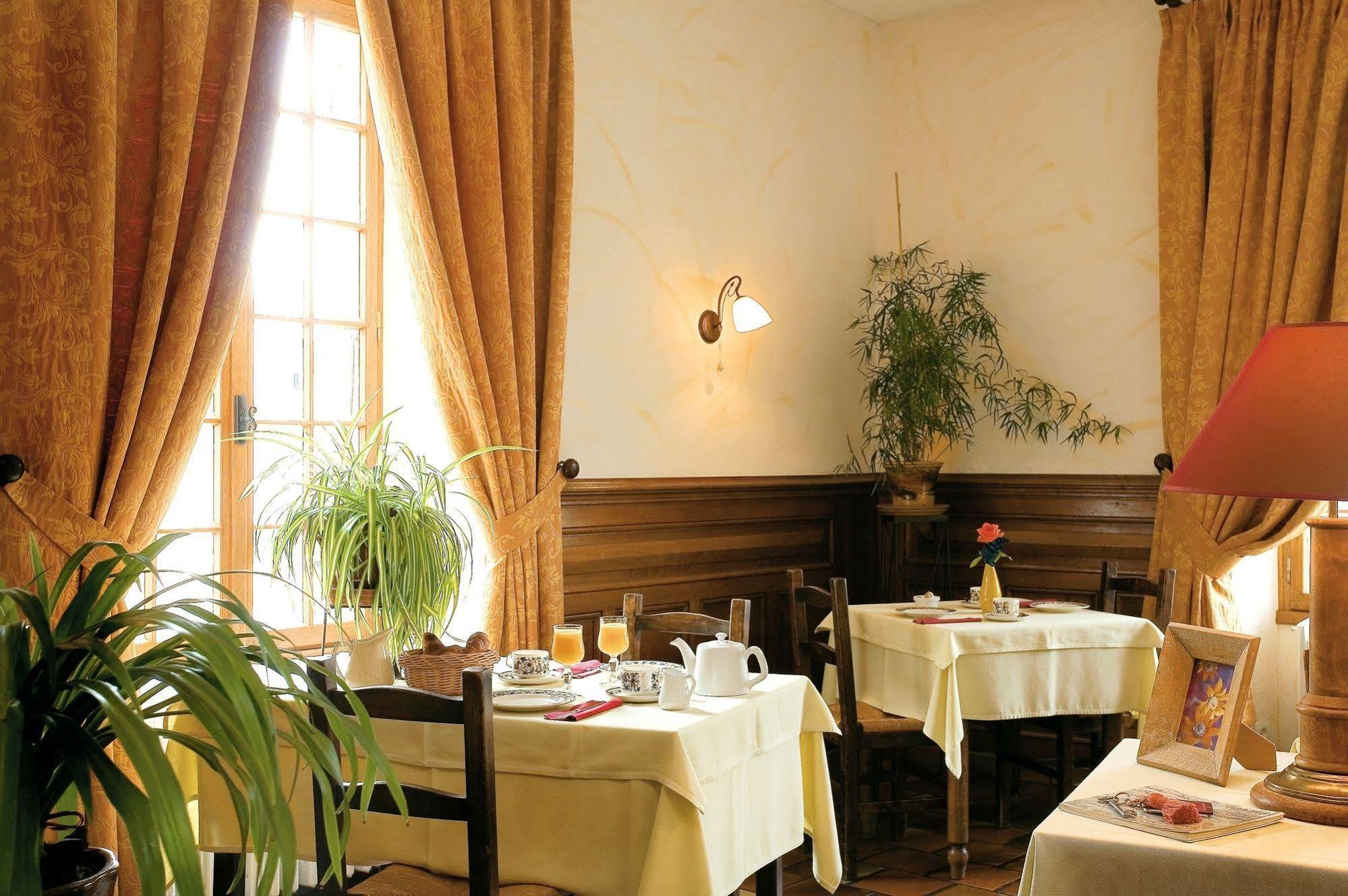 Logis Hotel-restaurant Le Relais Hotel 3*